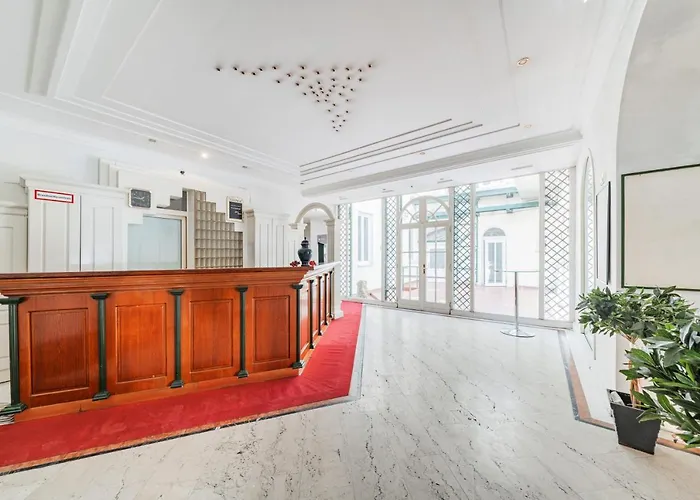 Hotel Self-check-in Adlon