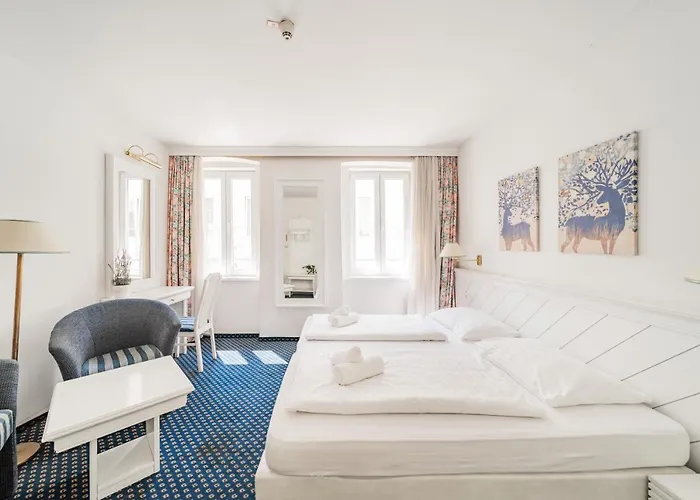 Hotel Self-check-in Adlon 3*