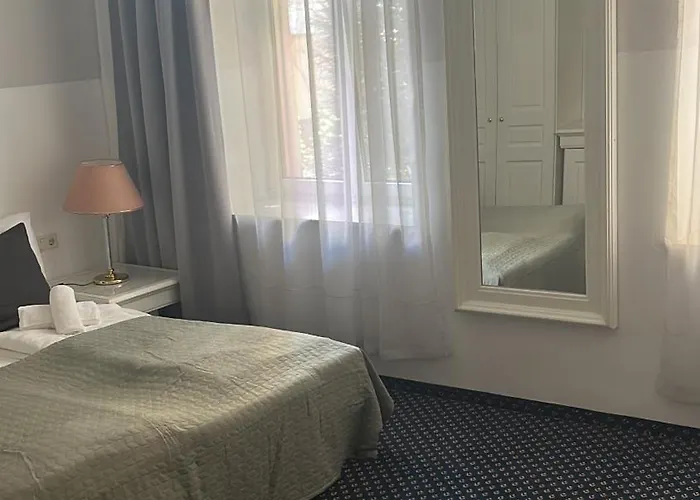 Self-check-in Adlon Hotel